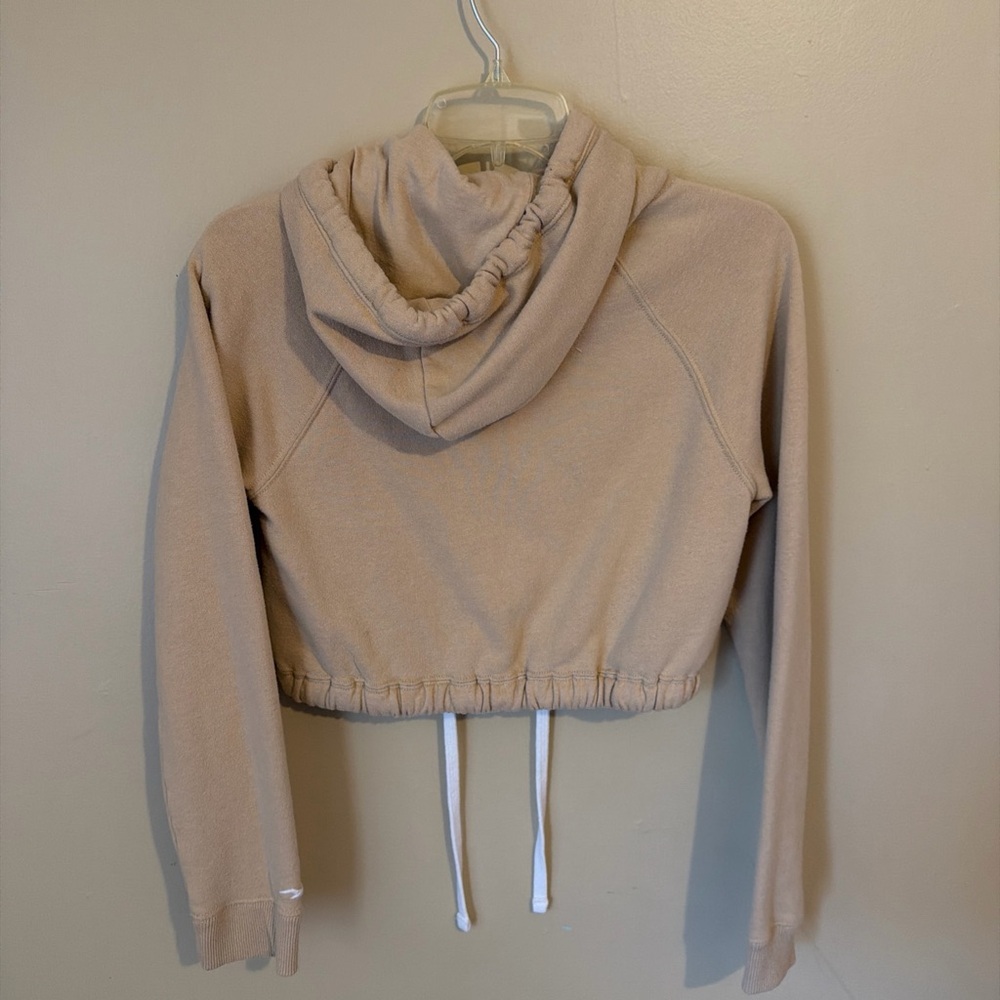 Hollister Women's Beige Cropped Hoodie - Picture 4 of 6